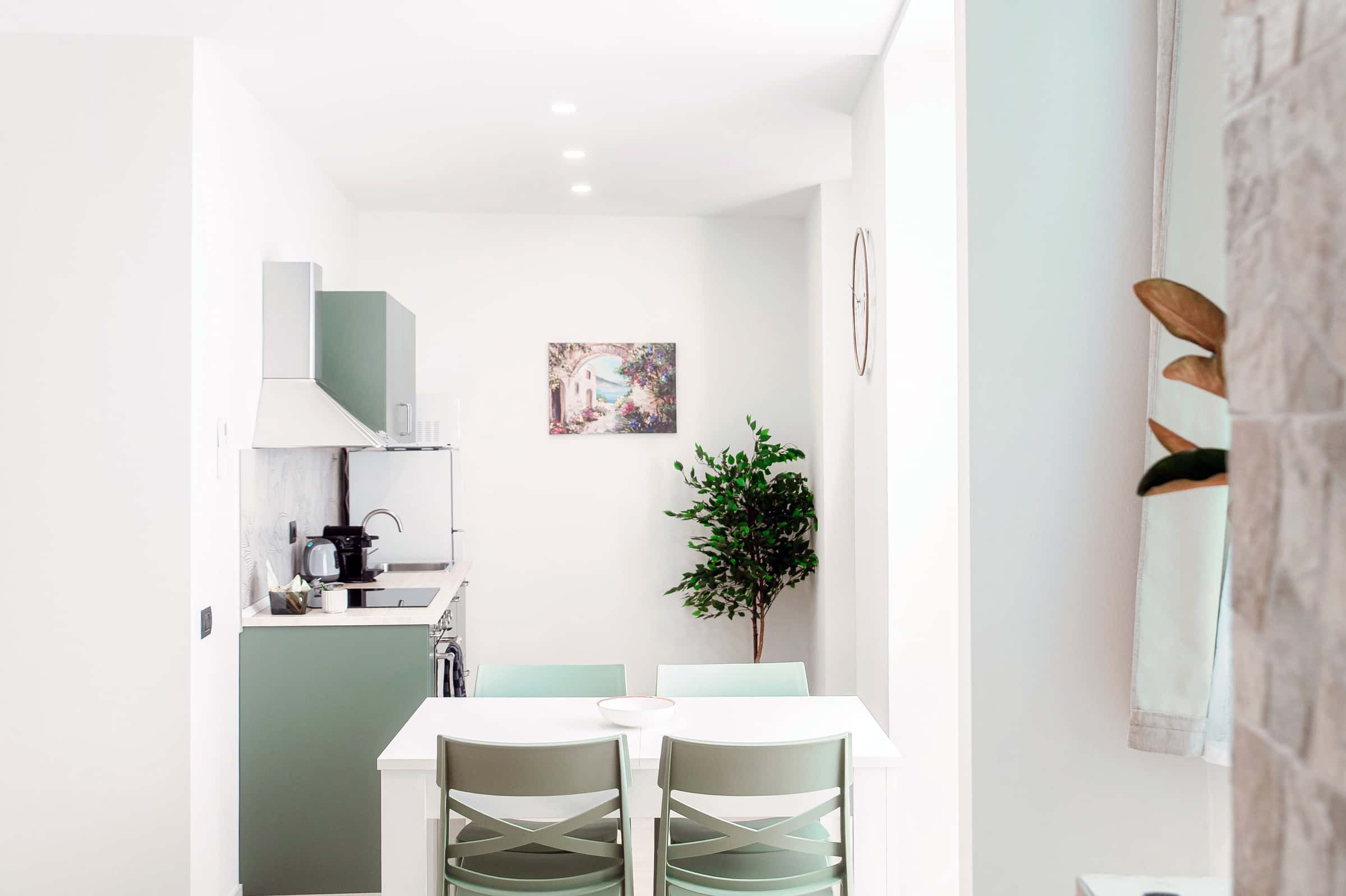 VICTORIA STUDIO 2 - Monolocale moderno a Como Centro