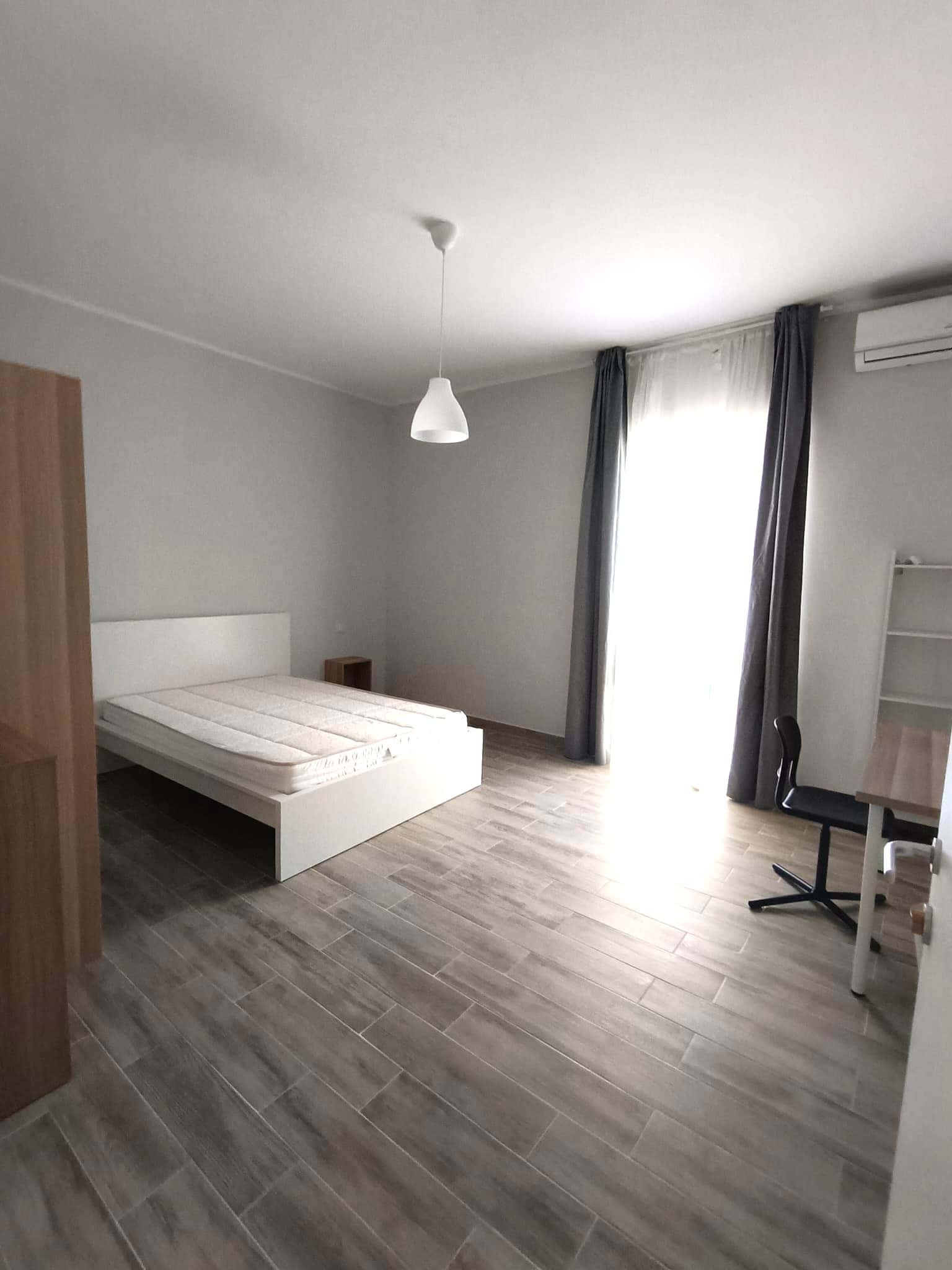 Huge Single Room with Private Bathroom – Walking Distance to Università degli Studi “G. d’Annunzio”, Pescara (Via Pindaro 42)