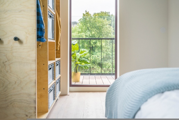 Listing photo thumbnail