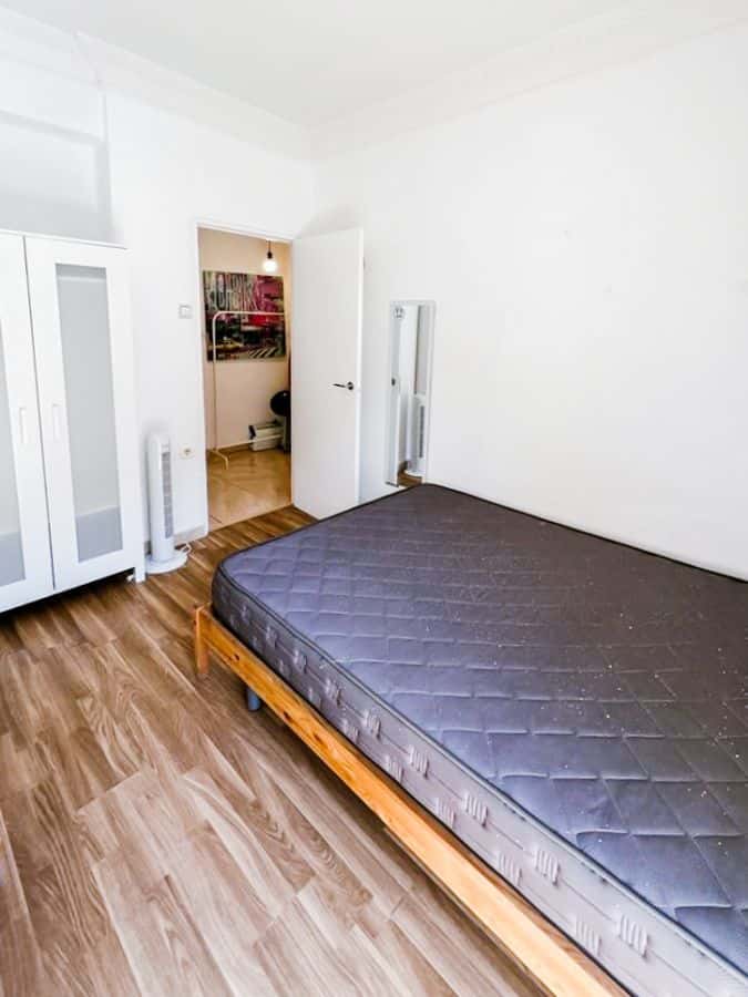 Habitación en piso de 4 habitaciones en El Pla Del Real