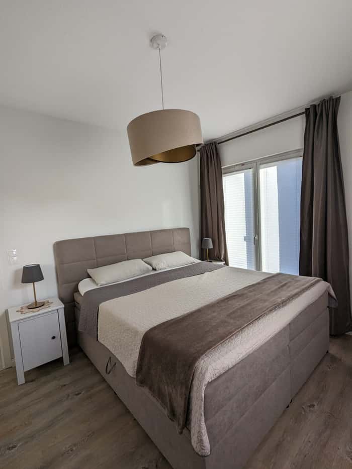 Listing photo thumbnail