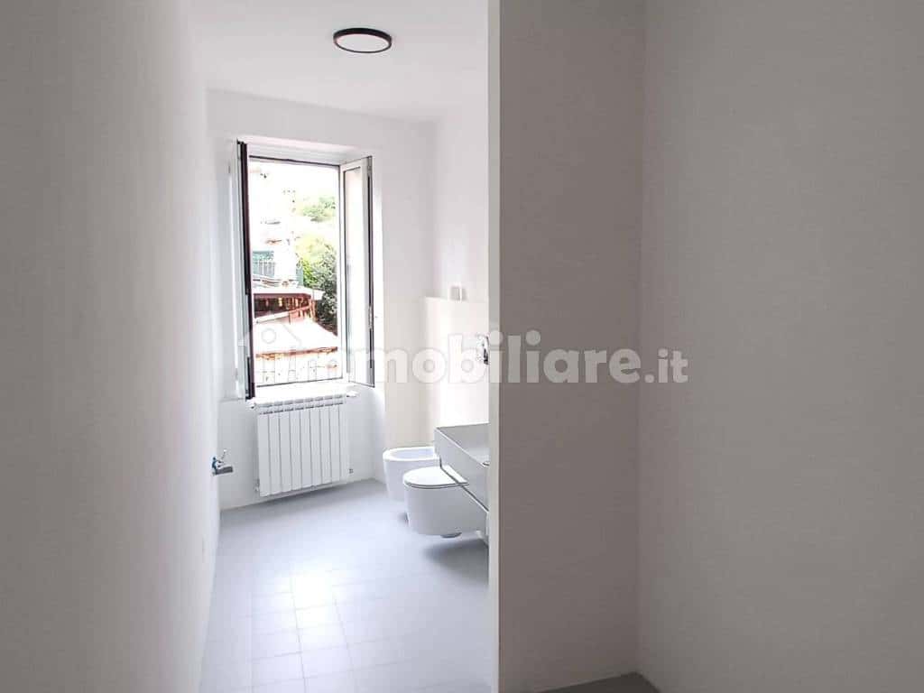 Apartment in Via Luca Samuele Cagnazzi, Napoli for 90 m² with 2 bedrooms