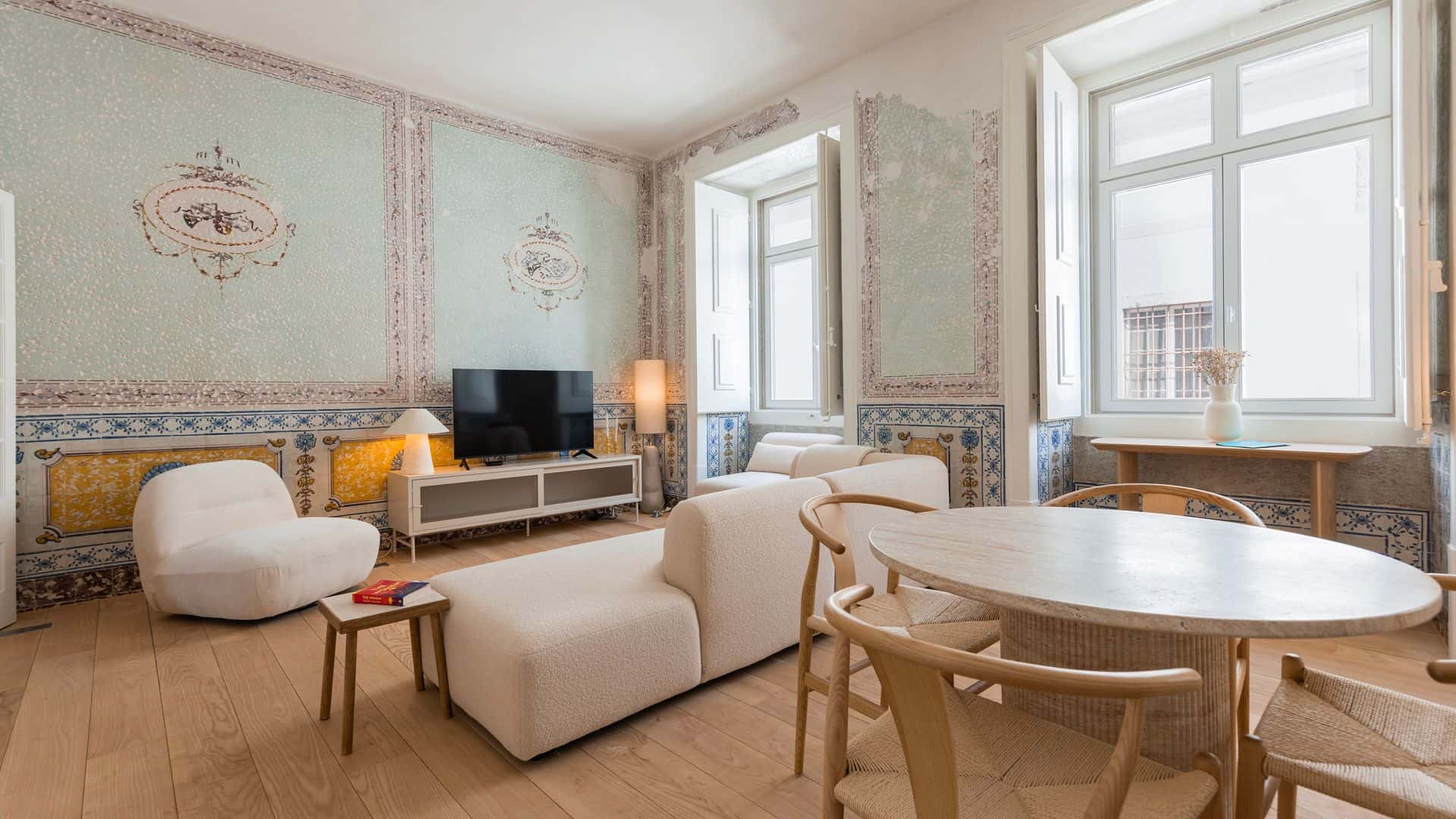 Classic City Center Apartment
