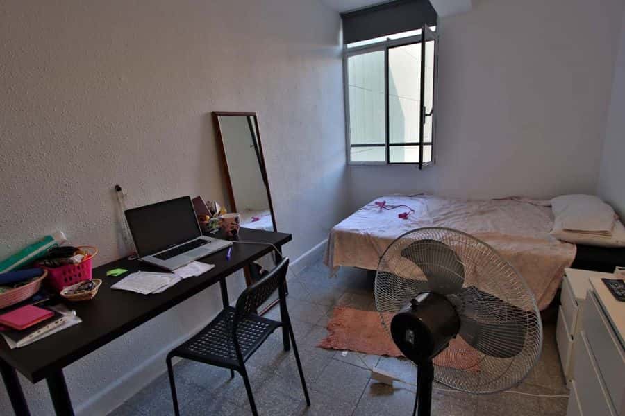 Habitación en piso de 4 habitaciones en La Petxina