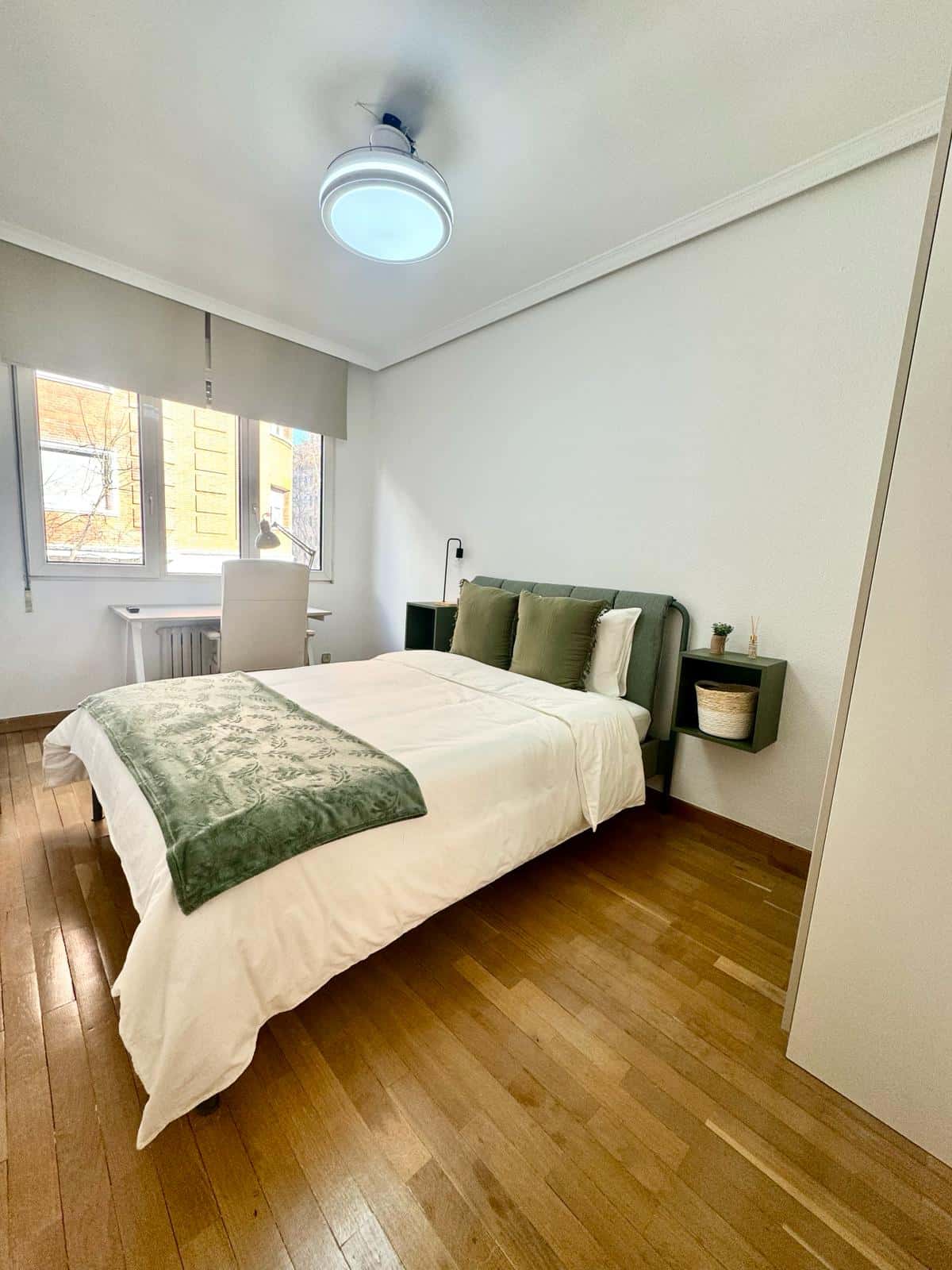 Room CB42R4