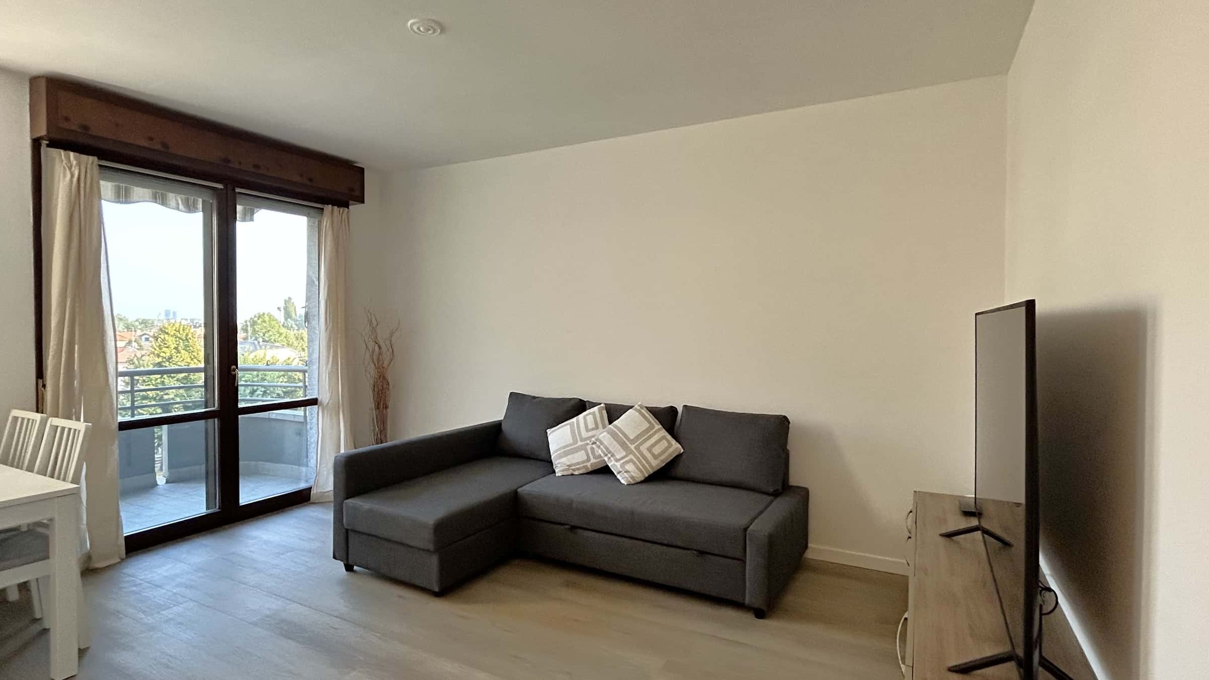 Appartamento con Balcone in Piazza Roma, Pero