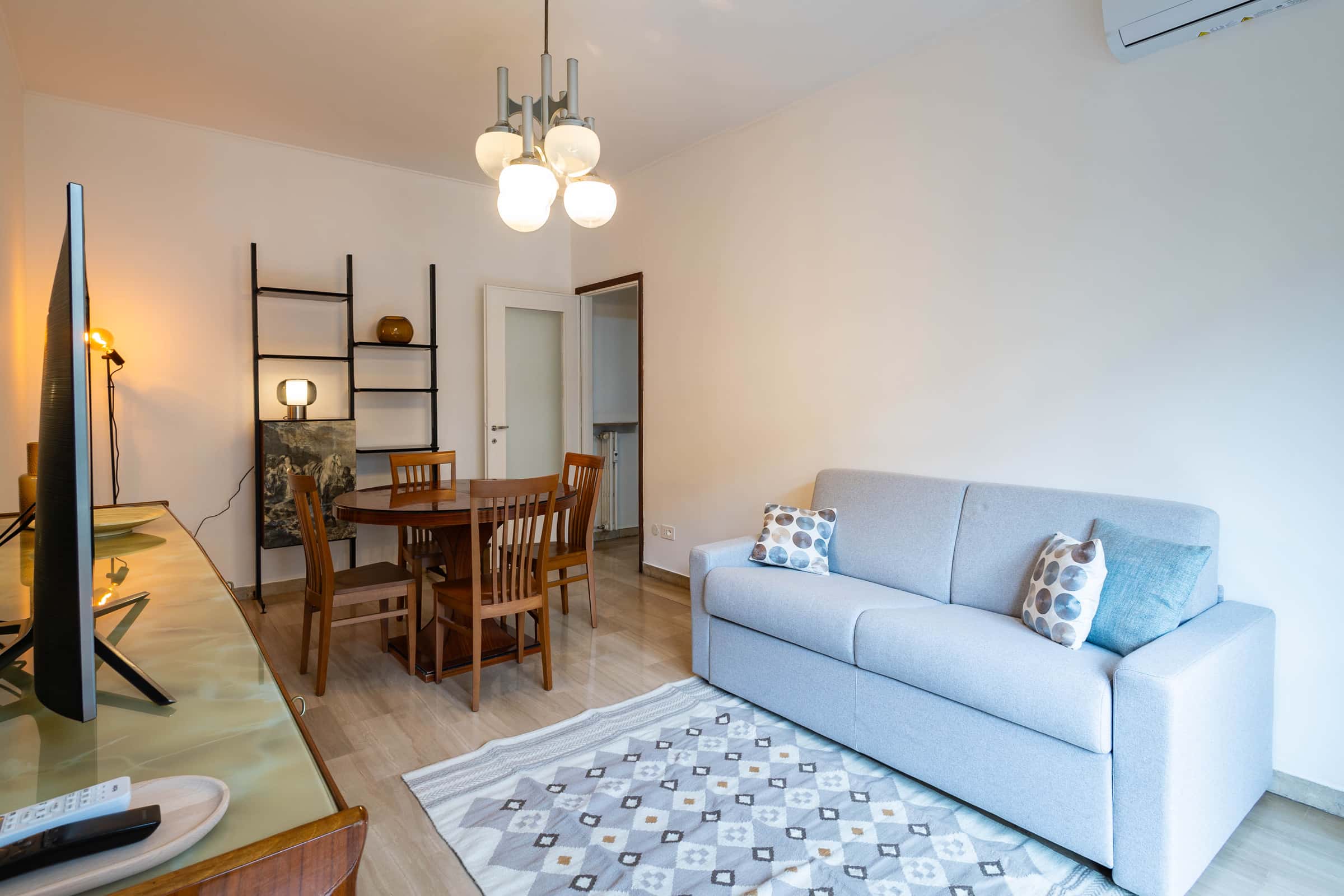 Apartamento em Via Marcello Prestinari, Milano para 70 m² com 1 quarto